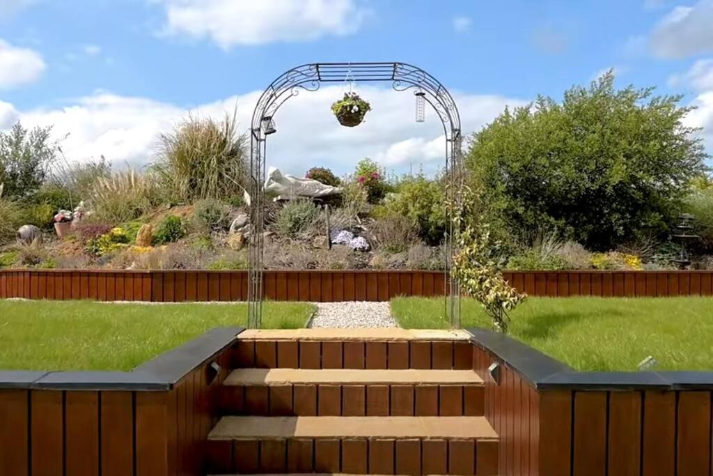 Beautiful 2 Bed Picturesque Tranquil Setting